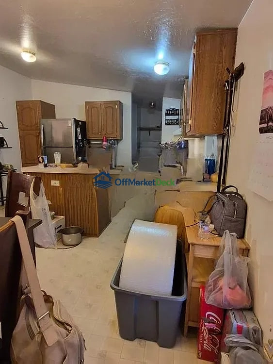 Off-market house in Wittmann, Arizona — 3 beds, 2 baths, $230,000 — photo 5 of 8