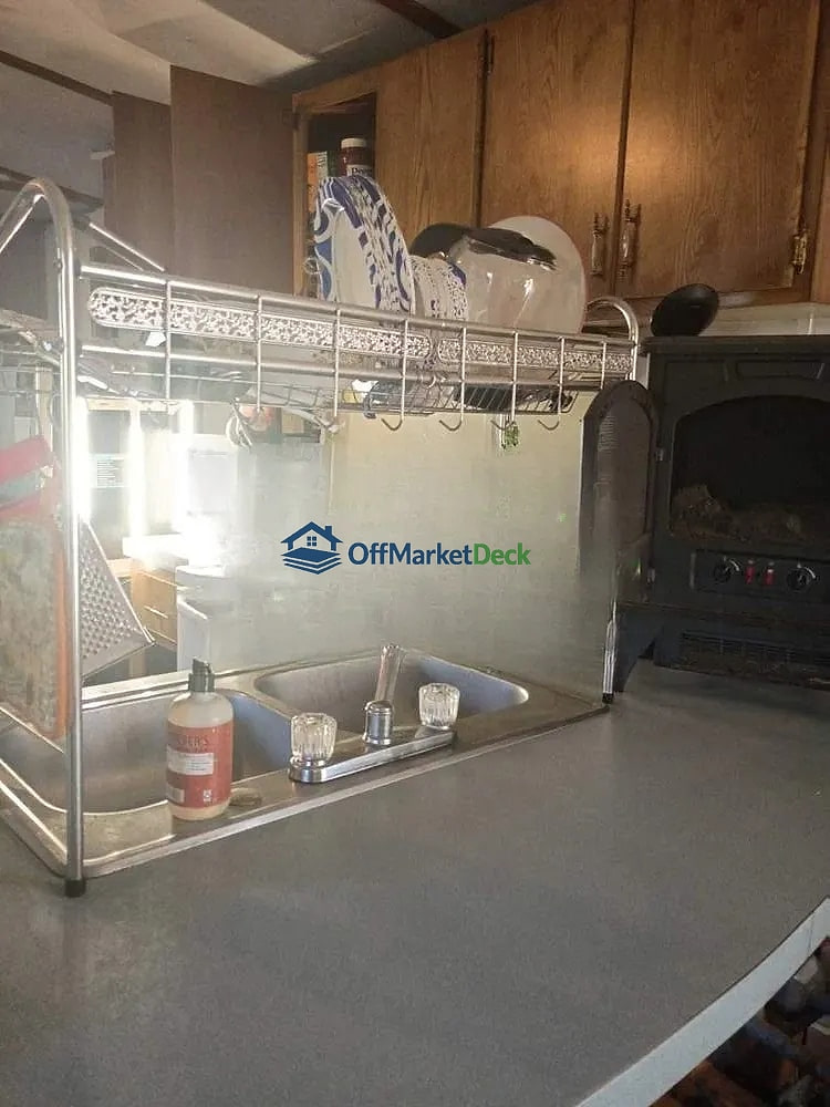 Off-market house in Decatur, Tennessee — 2 beds, 1 bath, $30,000 — photo 3 of 8