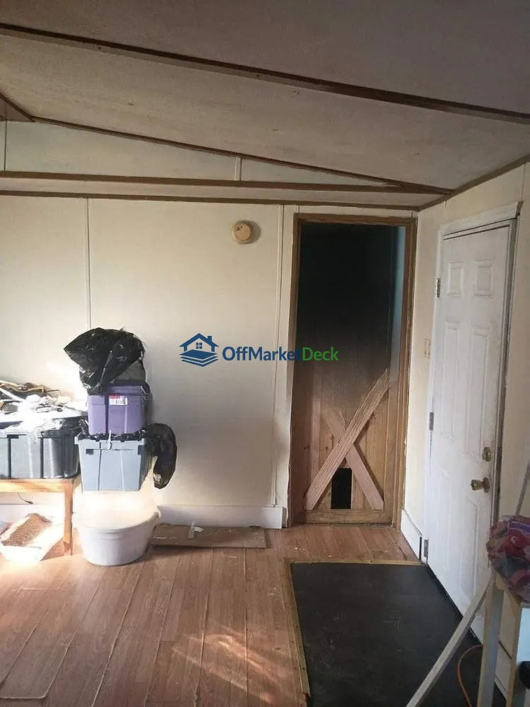 Off-market house in Decatur, Tennessee — 2 beds, 1 bath, $30,000 — photo 7 of 8