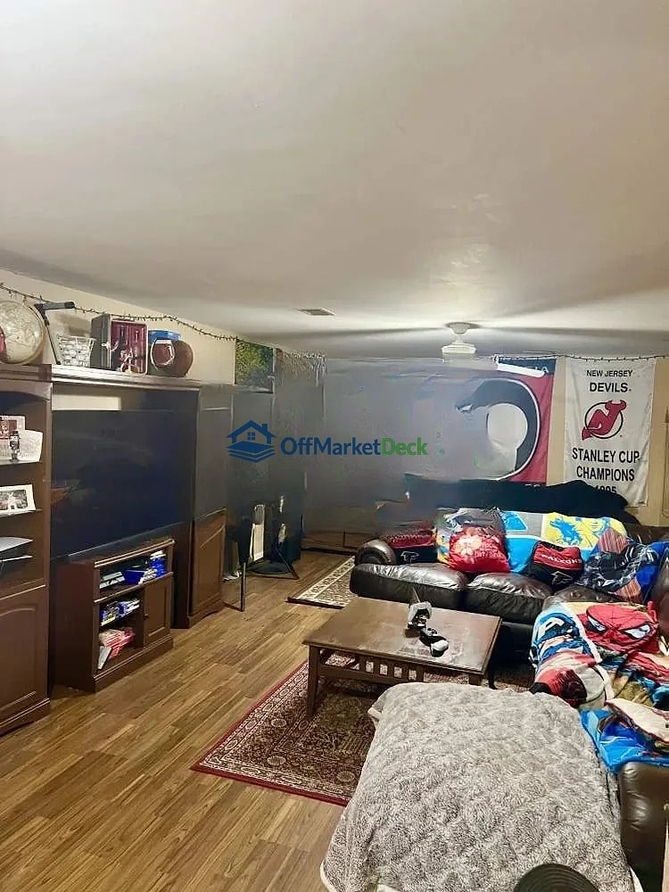 Off-market house in Lawrenceville, Georgia — 5 beds, 3.5 baths, $387,500 - Blurred background Image