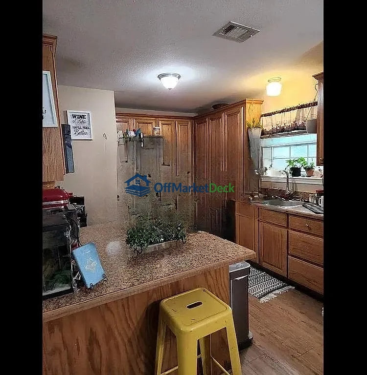 Off-market house in Sherman, Texas — 3 beds, 2.5 baths, $125,000 — photo 8 of 8