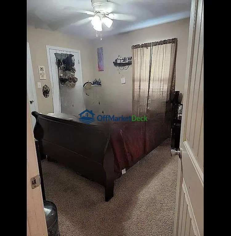 Off-market house in Sherman, Texas — 3 beds, 2.5 baths, $125,000 — photo 5 of 8