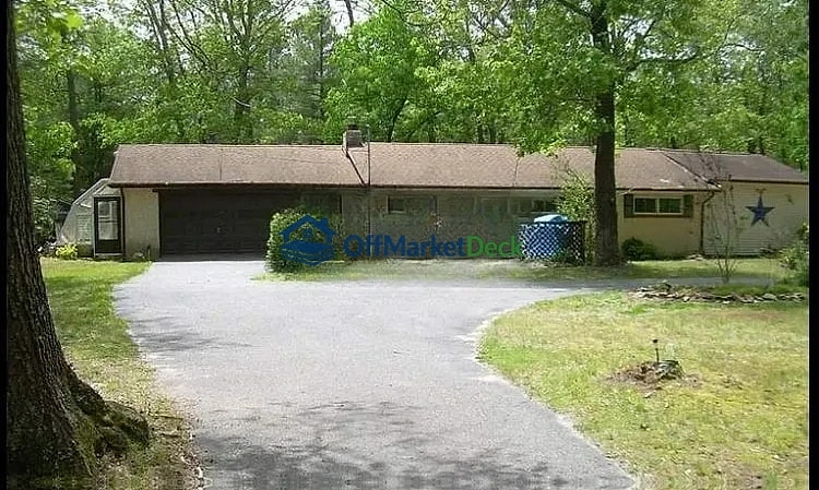 Off-market house in Hammonton, New Jersey — 4 beds, 2 baths, $285,000
