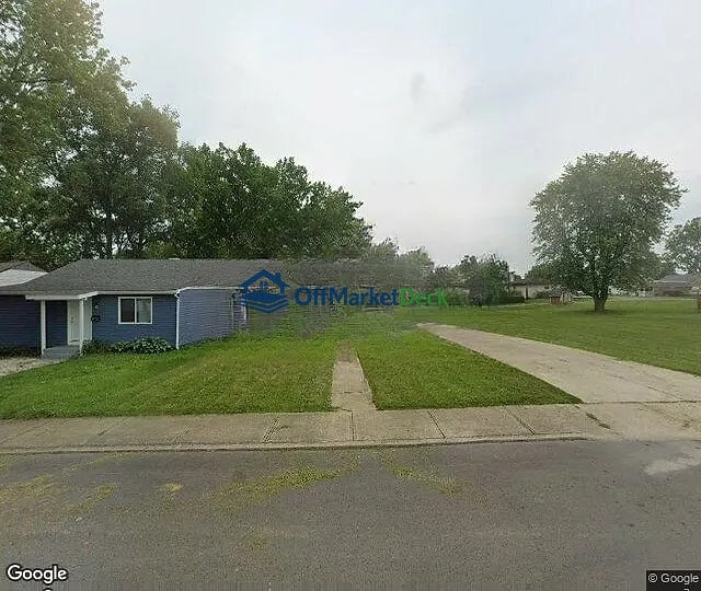 Off-market house in Anderson, Indiana — 2 beds, 1 bath, $69,900 — photo 2 of 3