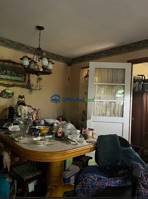 Off-market house in Pemberton Township, New Jersey — 2 beds, 1 bath, $180,000 — photo 4 of 8