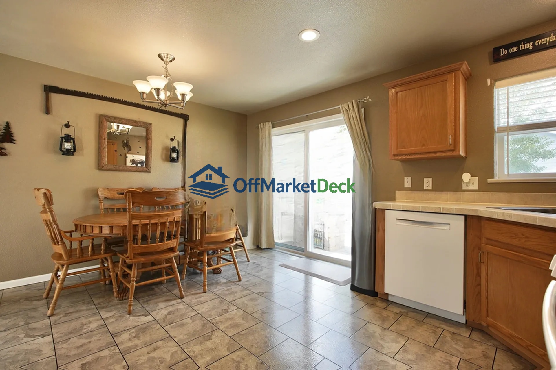 Off-market house in Casper, Wyoming — 3 beds, 2 baths, $330,000 — photo 5 of 8