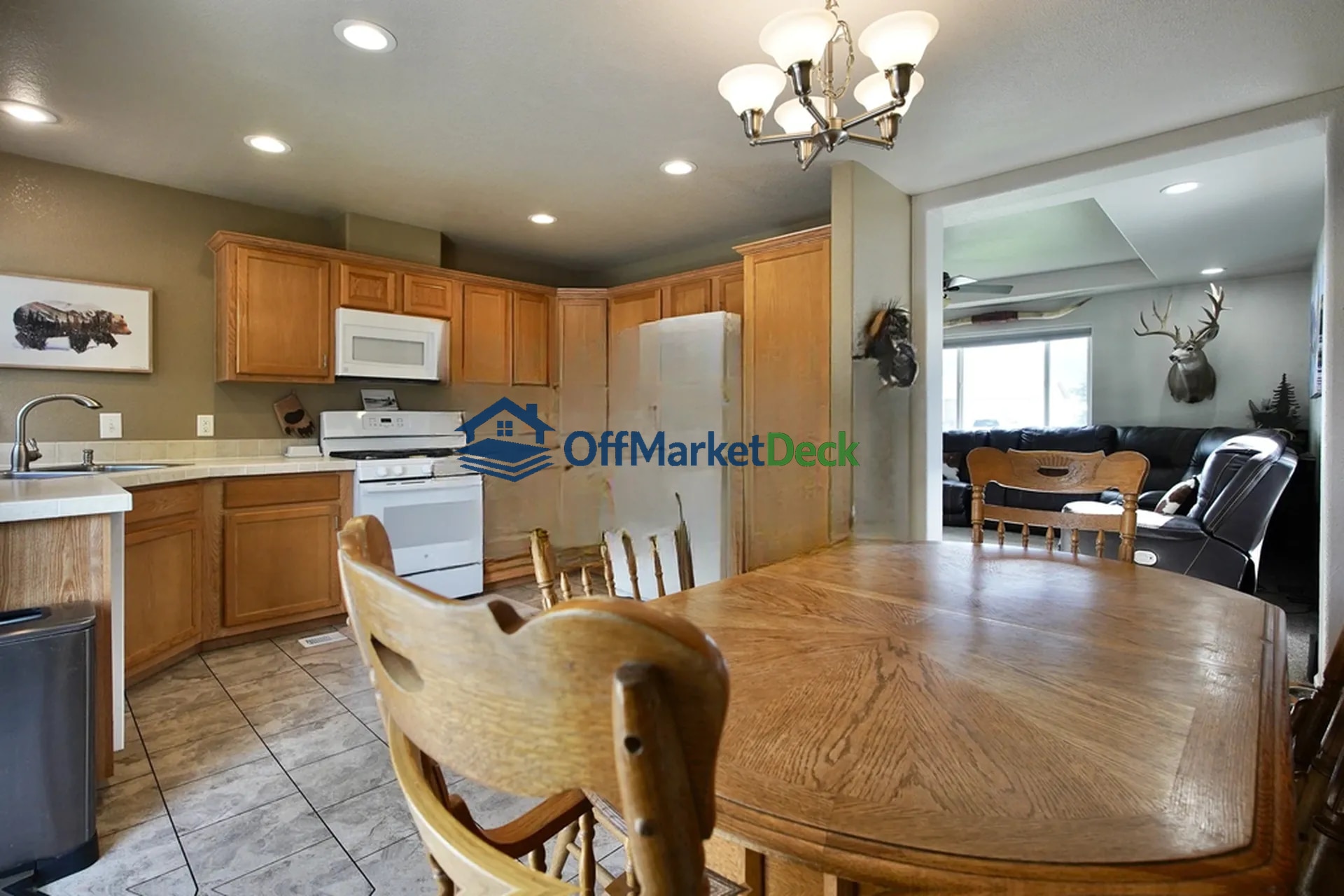 Off-market house in Casper, Wyoming — 3 beds, 2 baths, $330,000 — photo 6 of 8