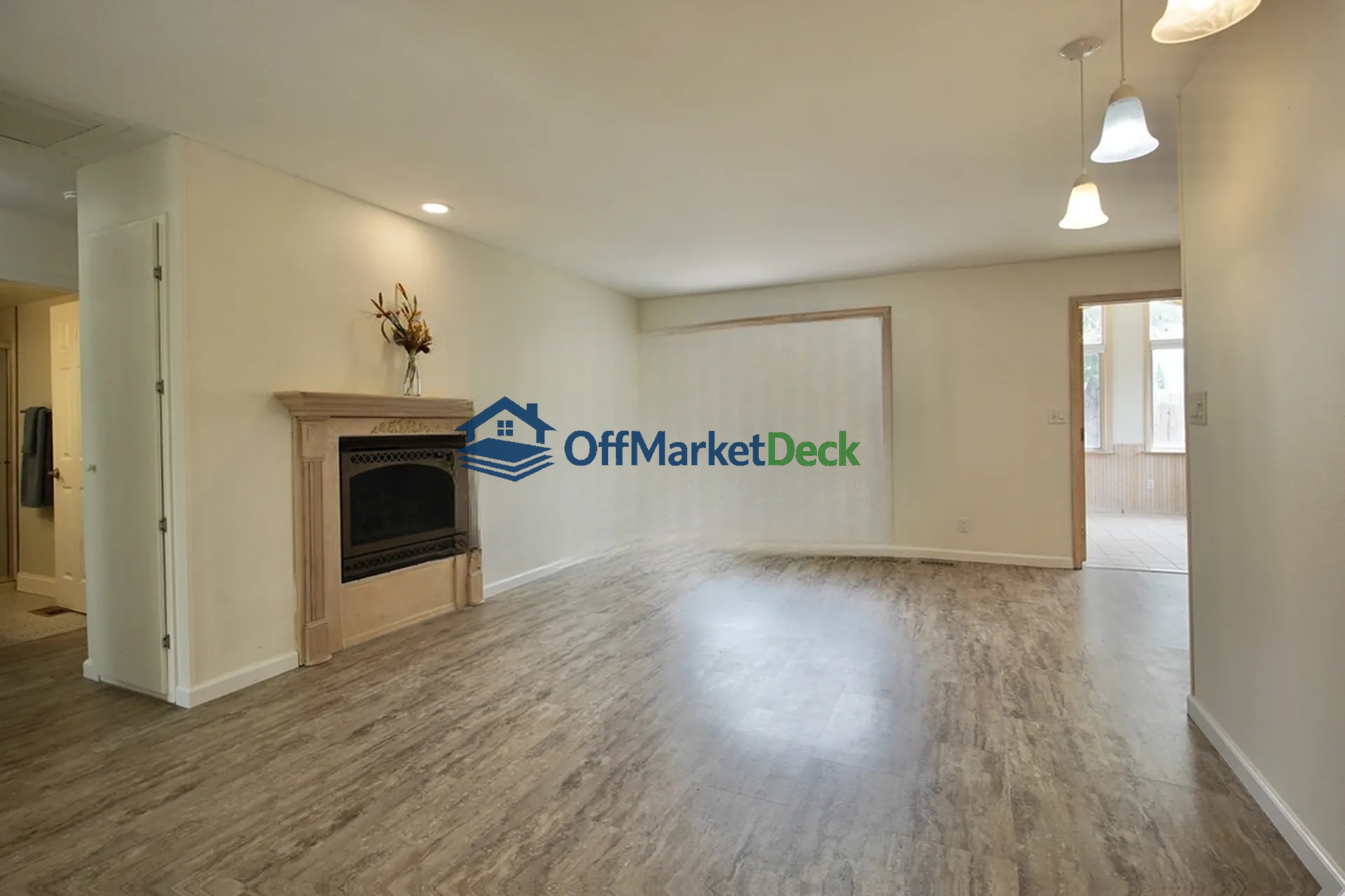 Off-market house in Casper, Wyoming — 4 beds, 2 baths, $335,000 — photo 8 of 8
