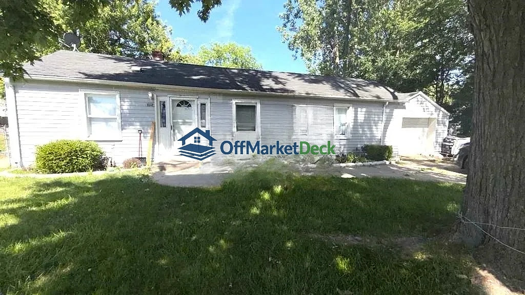 Off-market house in Taylor, Michigan — 2 beds, 1 bath, $79,781 - Blurred background Image