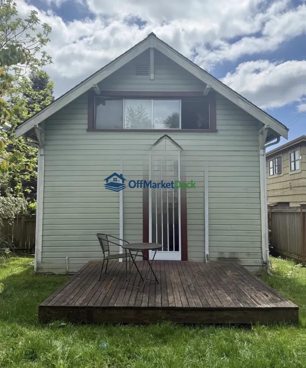 Off-market house in Seattle, Washington — 2 beds, 1 bath, $635,000 — photo 3 of 4
