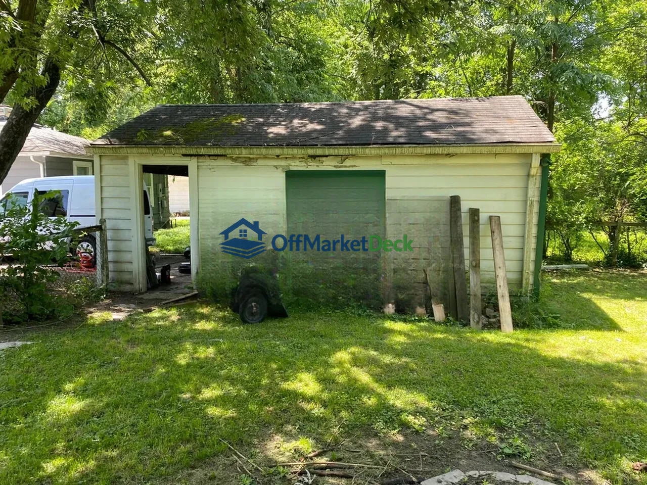 Off-market house in Indianapolis, Indiana — 3 beds, 1 bath, $84,900 — photo 3 of 8