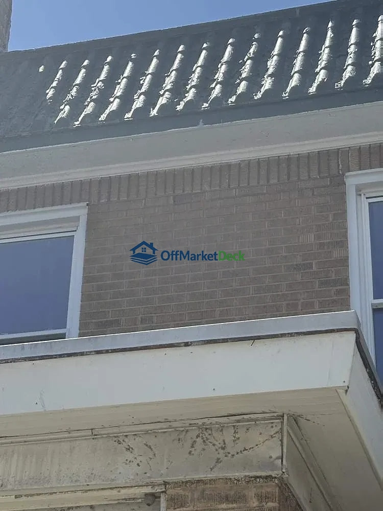 Off-market house in Baltimore, Maryland — 3 beds, 2 baths, $40,000 — photo 3 of 8