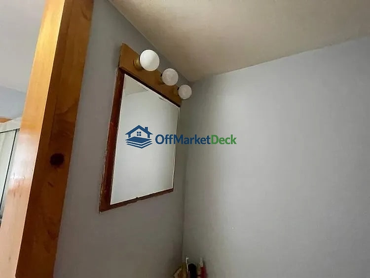 Off-market house in Mountain City, Tennessee — 2 beds, 1 bath, $68,000 — photo 5 of 8