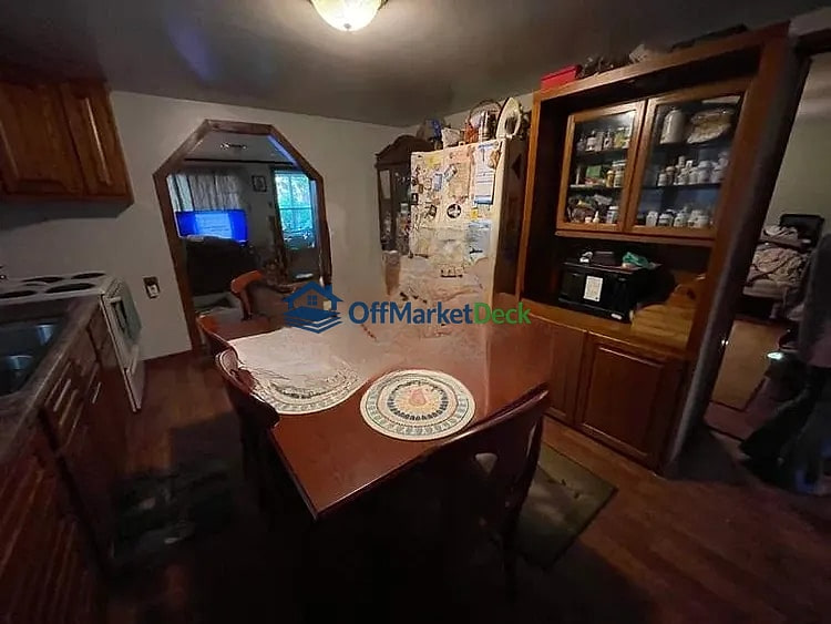 Off-market house in Mountain City, Tennessee — 2 beds, 1 bath, $68,000 — photo 8 of 8