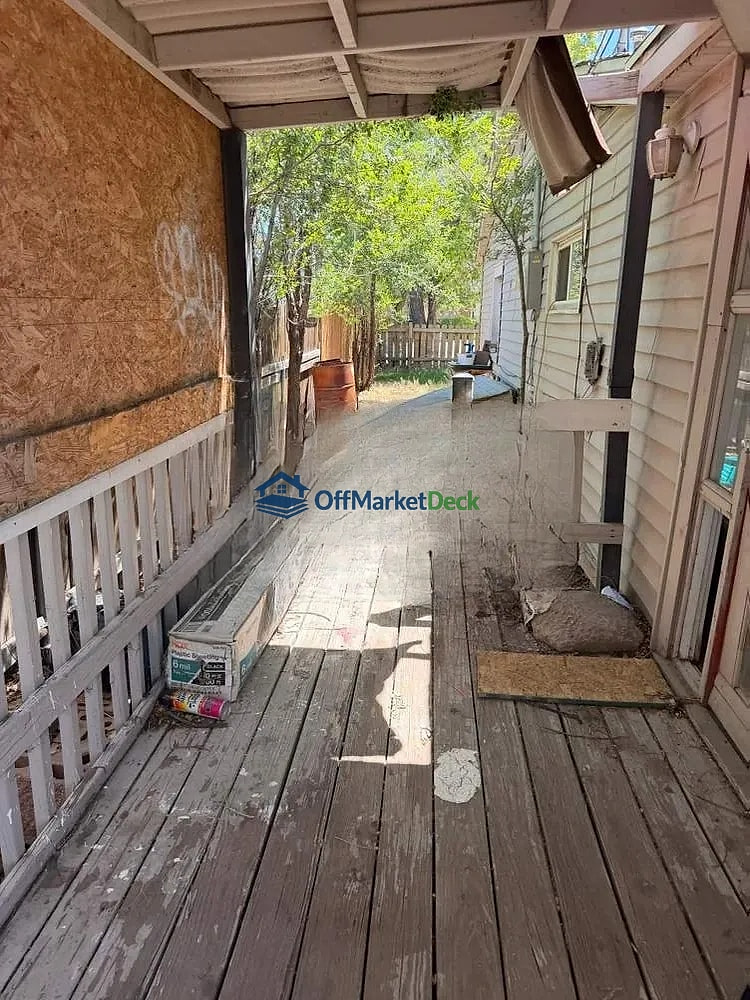 Off-market house in Commerce City, Colorado — 3 beds, 2 baths, $274,000 — photo 5 of 8