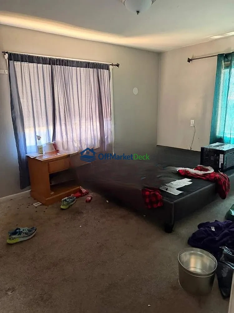 Off-market house in Commerce City, Colorado — 3 beds, 2 baths, $274,000 — photo 8 of 8