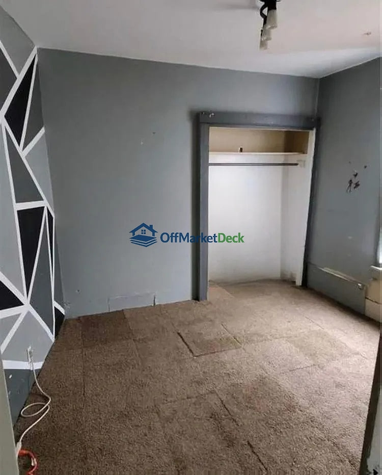 Off-market house in Denver, Colorado — 3 beds, 1 bath, $310,000 — photo 6 of 8