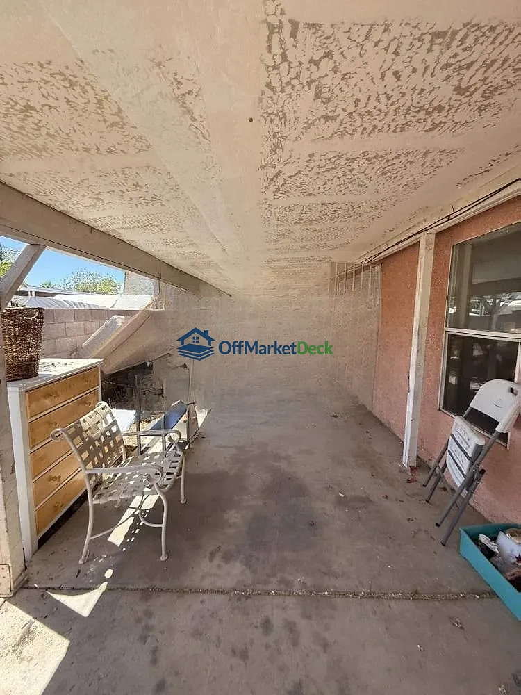 Off-market house in Mesa, Arizona — 4 beds, 2 baths, $199,000 — photo 5 of 8