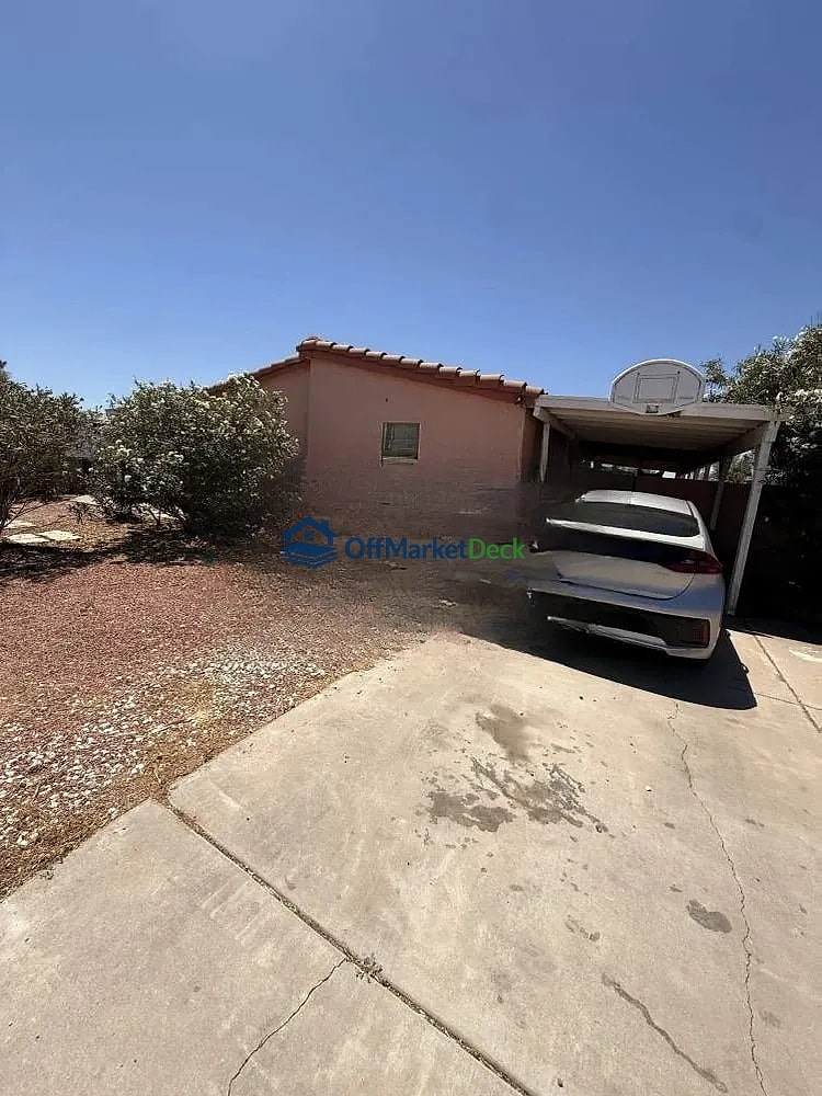 Off-market house in Mesa, Arizona — 4 beds, 2 baths, $199,000 — photo 2 of 8