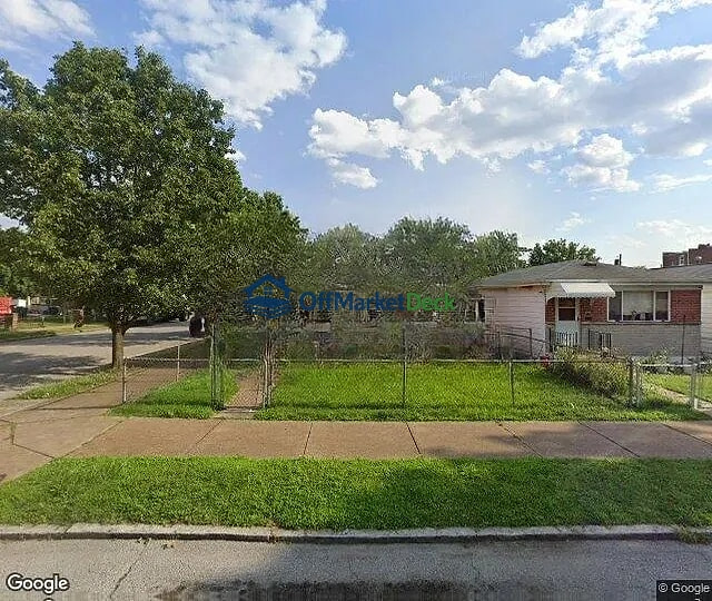 Off-market house in St. Louis, Missouri — 2 beds, 1 bath, $64,900 — photo 3 of 3