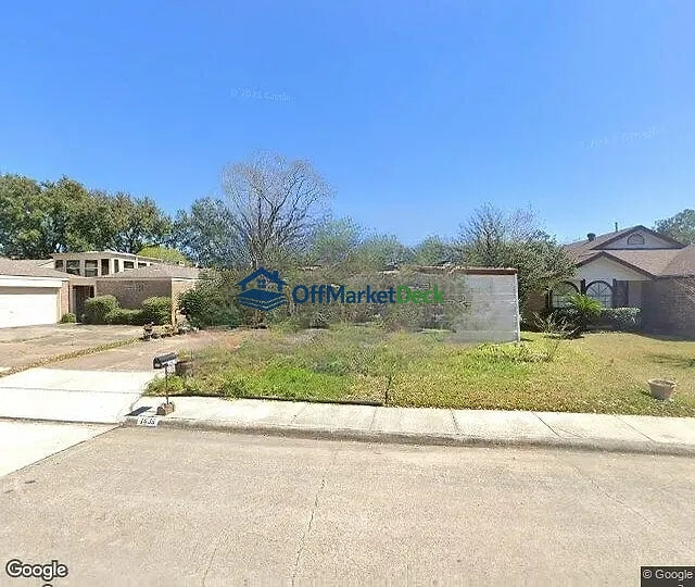 Off-market house in Houston, Texas — 3 beds, 2 baths, $217,500 - Blurred background Image