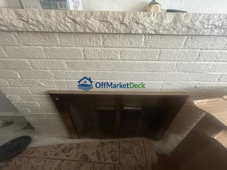Off-market house in University City, Missouri — 2 beds, 1 bath, $109,000 — photo 5 of 8