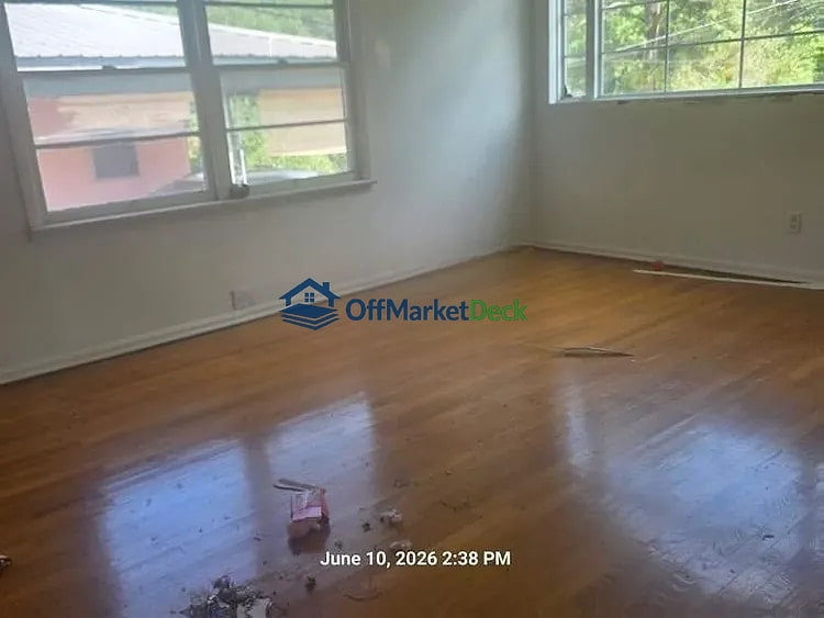 Off-market house in Gadsden, Alabama — 3 beds, 1 bath, $80,000 — photo 6 of 8