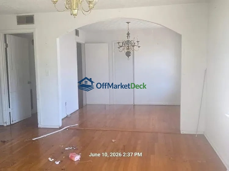 Off-market house in Gadsden, Alabama — 3 beds, 1 bath, $80,000 — photo 3 of 8