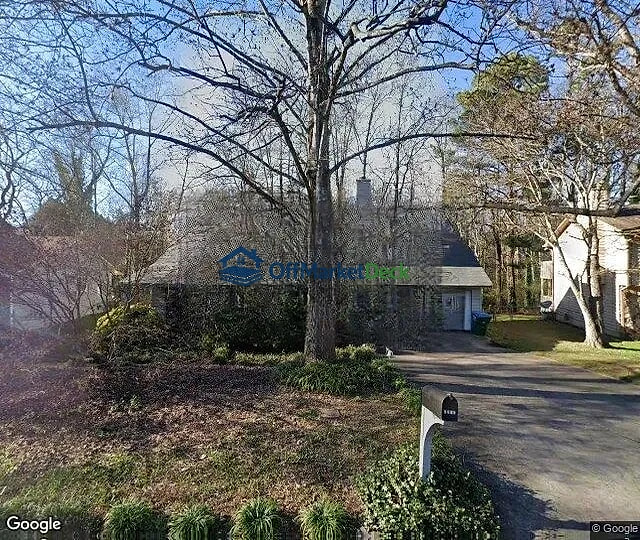 Off-market house in Duluth, Georgia — 3 beds, 2 baths, $330,000 — photo 2 of 3