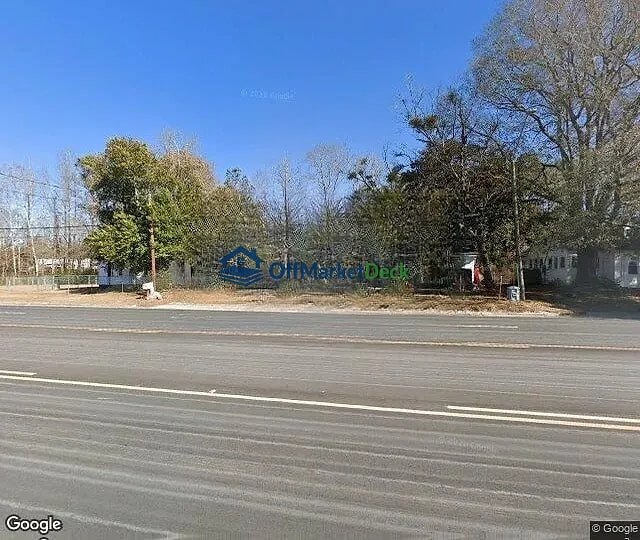 Off-market house in Fayetteville, North Carolina — 3 beds, 1.5 baths, $57,500 — photo 3 of 3