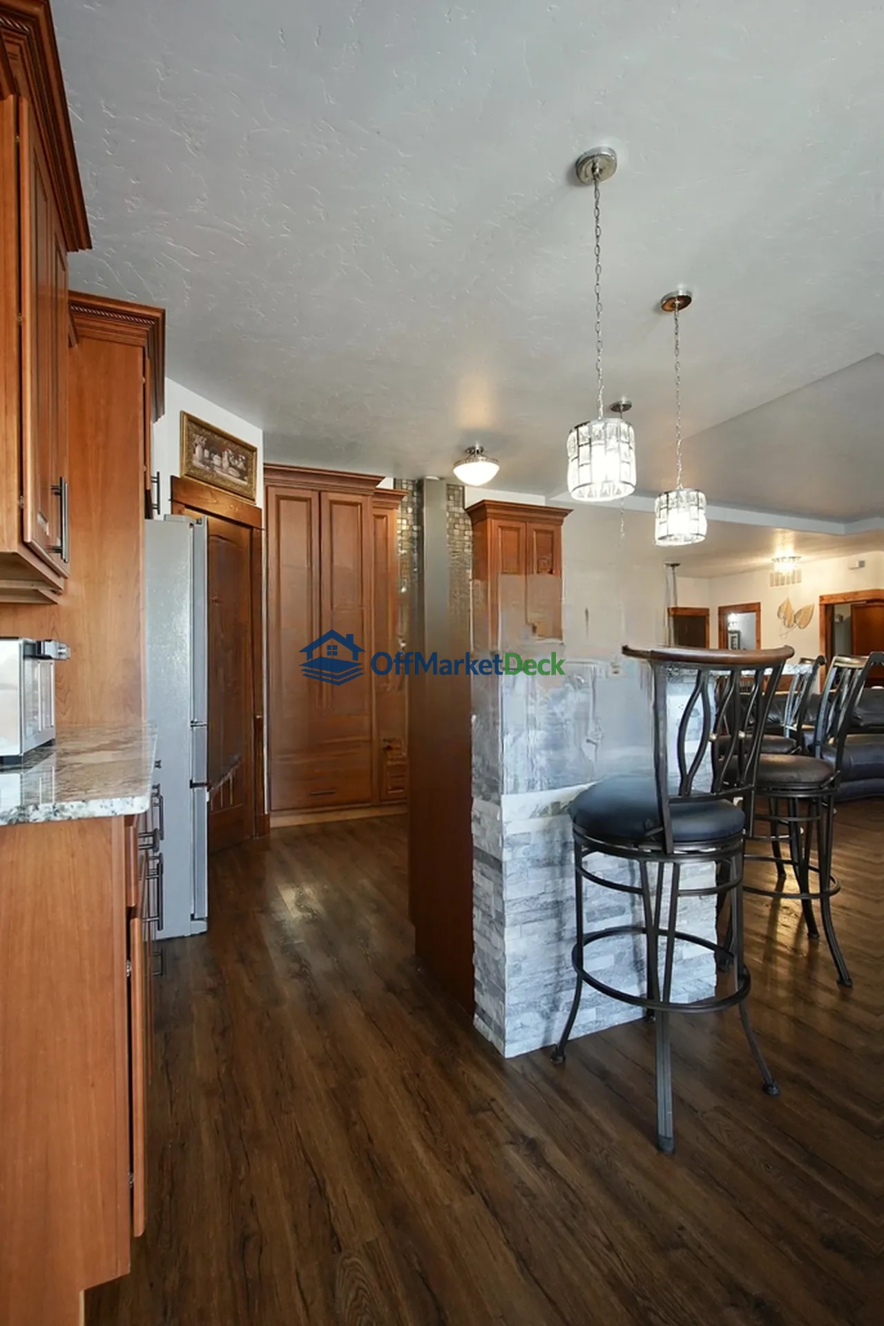 Off-market house in Evansville, Wyoming — 5 beds, 3.5 baths, $775,000 — photo 7 of 8