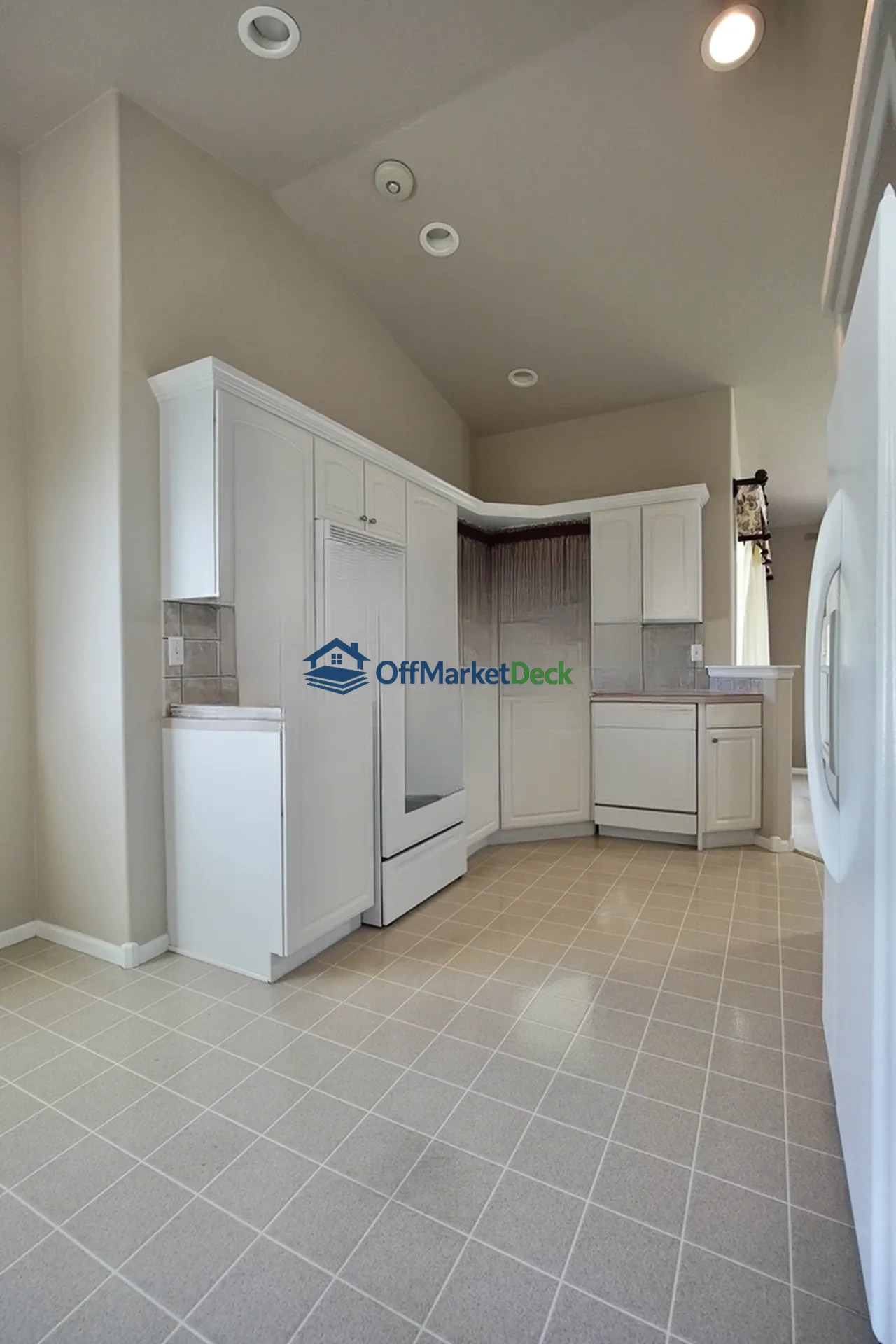 Off-market townhome in Casper, Wyoming — 3 beds, 3 baths, $350,000 — photo 8 of 8
