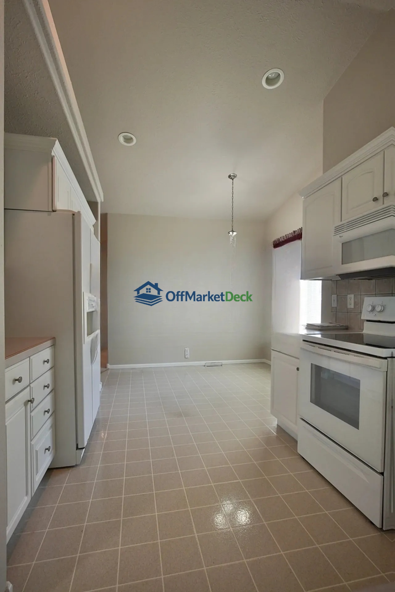Off-market townhome in Casper, Wyoming — 3 beds, 3 baths, $350,000 — photo 6 of 8