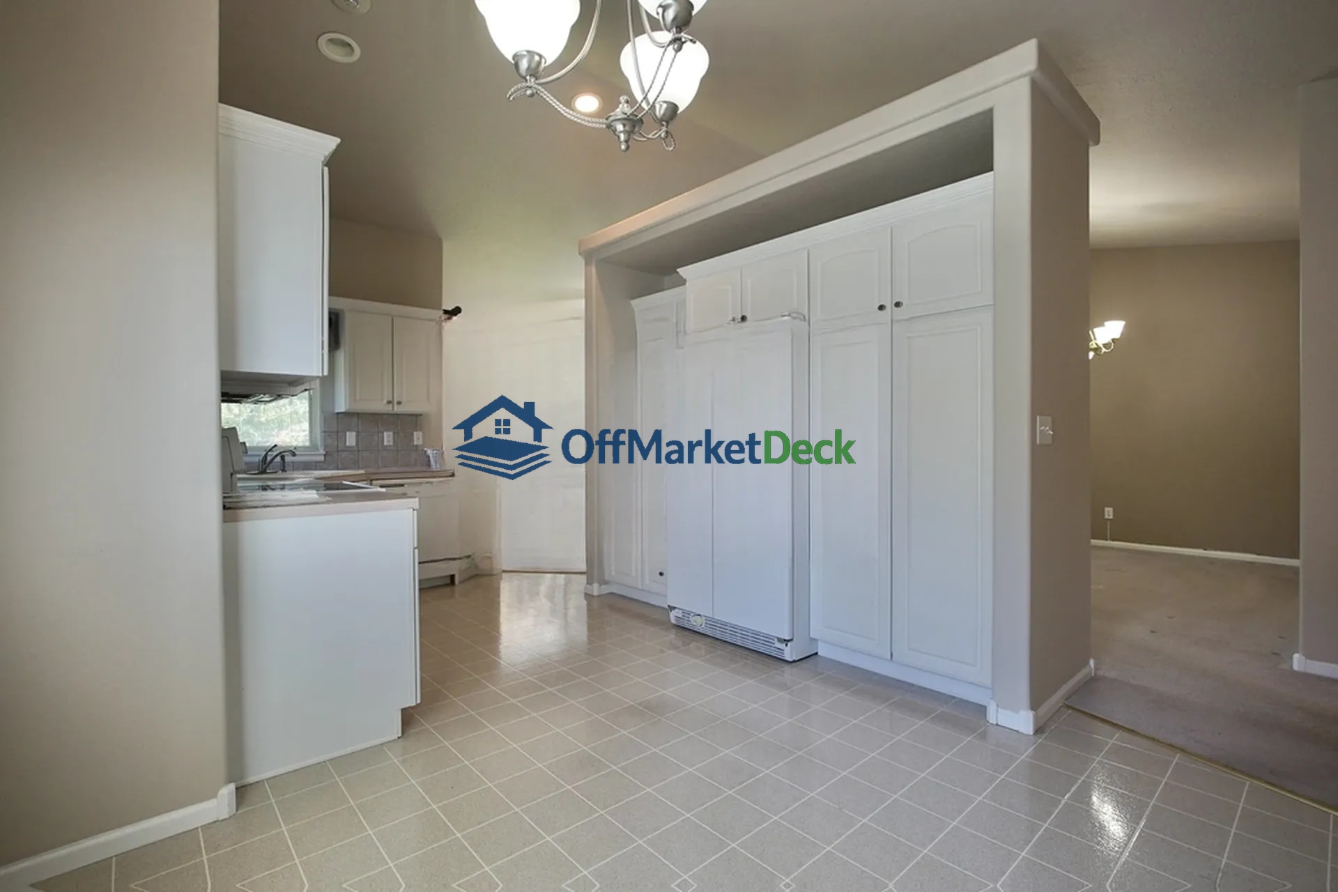 Off-market townhome in Casper, Wyoming — 3 beds, 3 baths, $350,000 — photo 7 of 8
