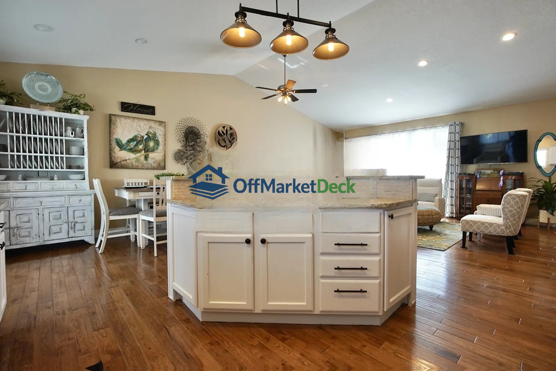 Off-market house in Casper, Wyoming — 5 beds, 3 baths, $500,000 — photo 7 of 8