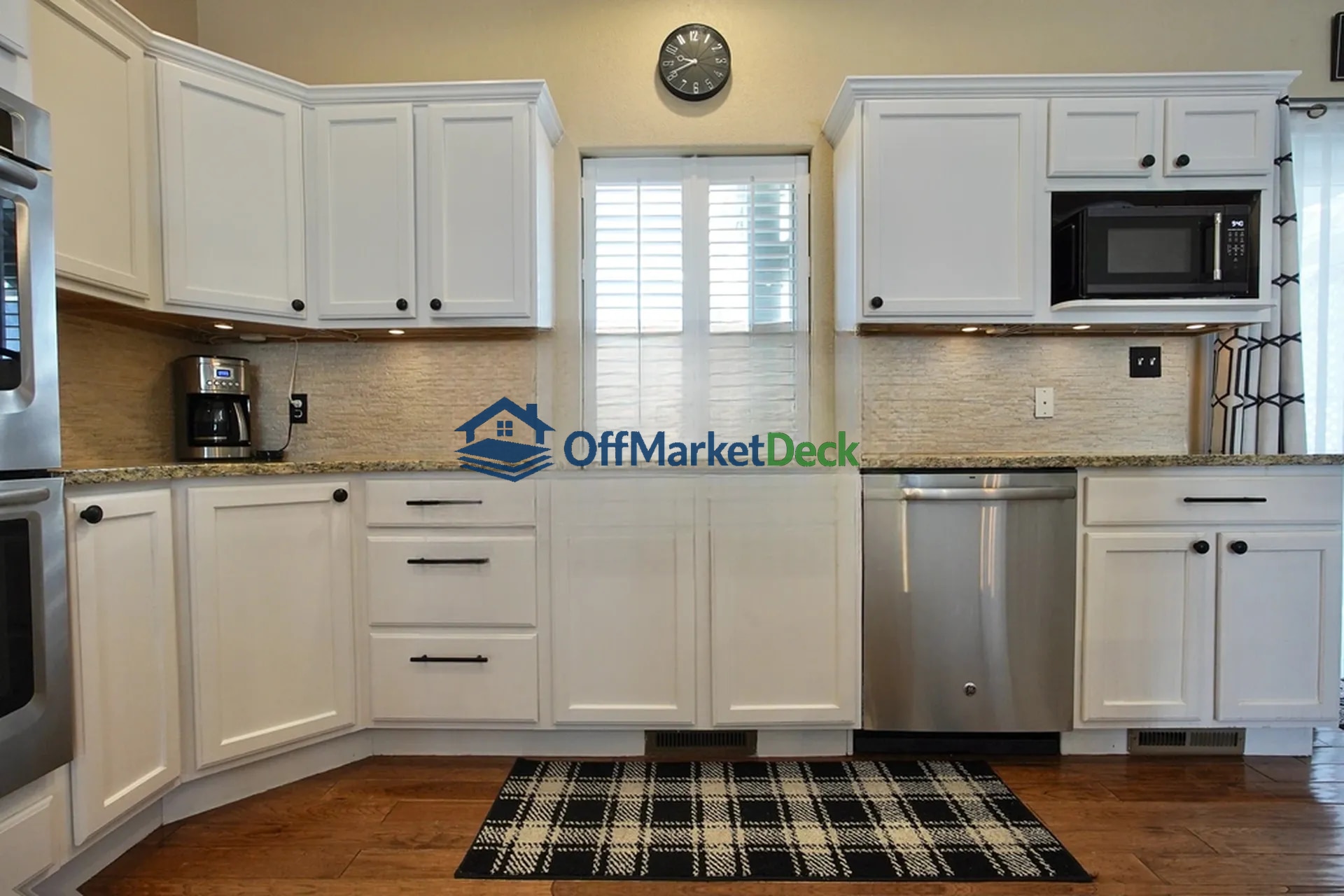 Off-market house in Casper, Wyoming — 5 beds, 3 baths, $500,000 — photo 2 of 8