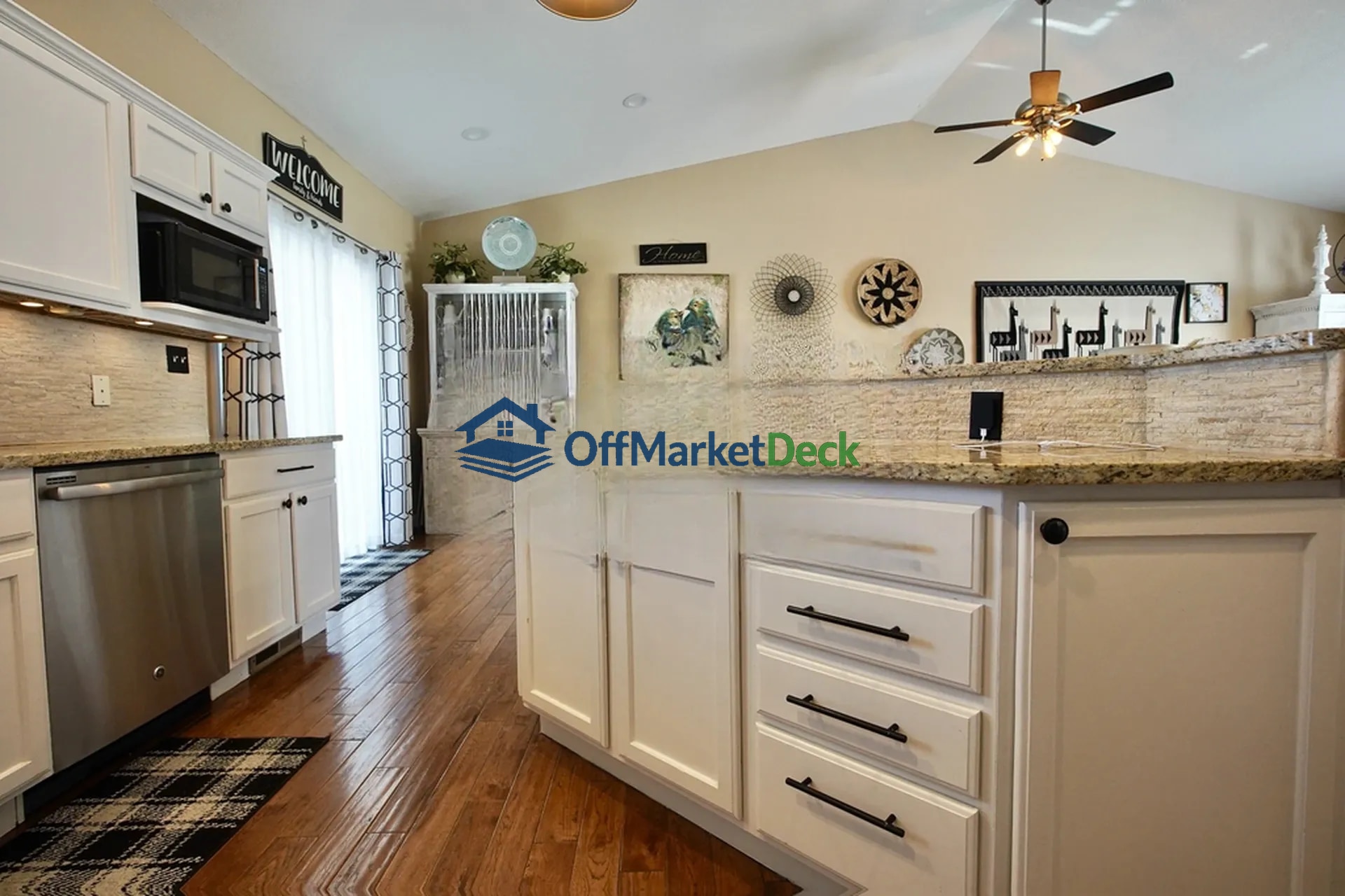 Off-market house in Casper, Wyoming — 5 beds, 3 baths, $500,000 — photo 5 of 8