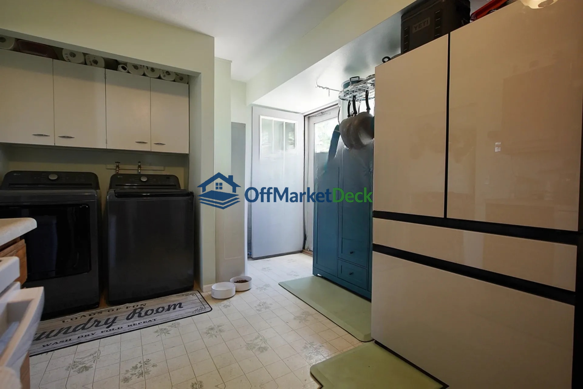Off-market house in Casper, Wyoming — 2 beds, 1 bath, $230,000 — photo 6 of 8