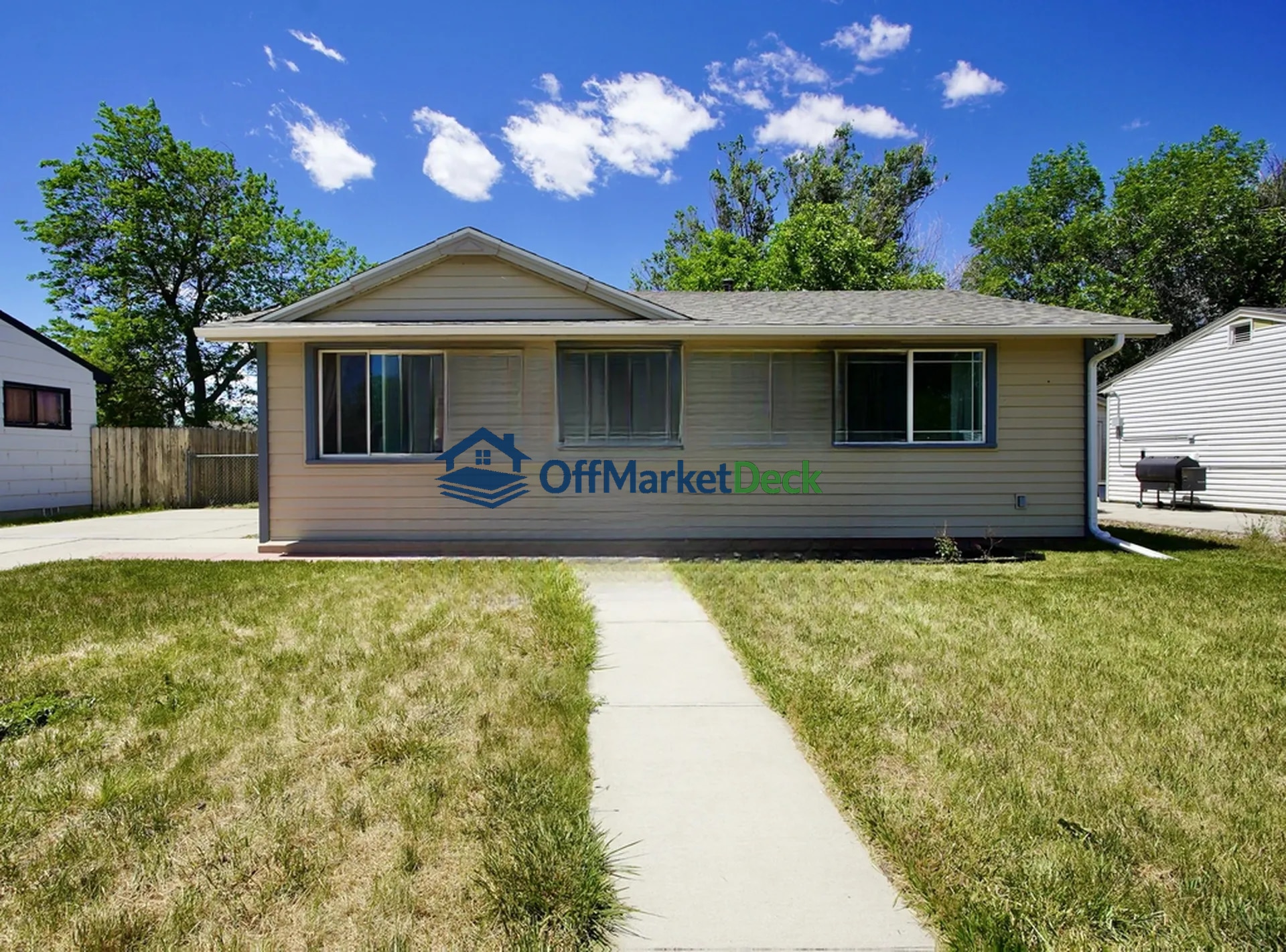 Off-market house in Casper, Wyoming — 2 beds, 1 bath, $230,000 - Blurred background Image