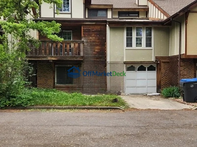 Off-market house in Golden, Colorado — 4 beds, 3.5 baths, $650,000 - Blurred background Image