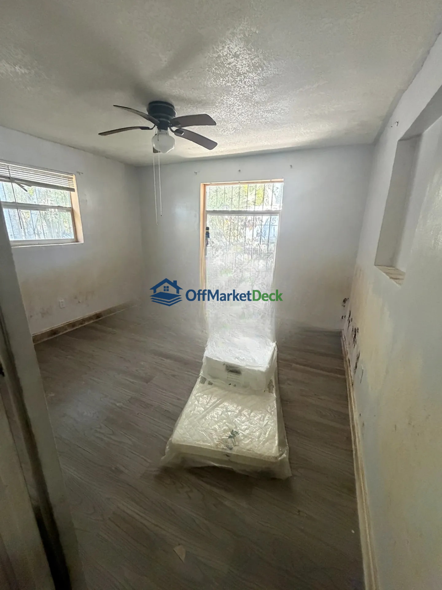 Off-market house in Miami, Florida — 4 beds, 2 baths, $479,990 — photo 3 of 8
