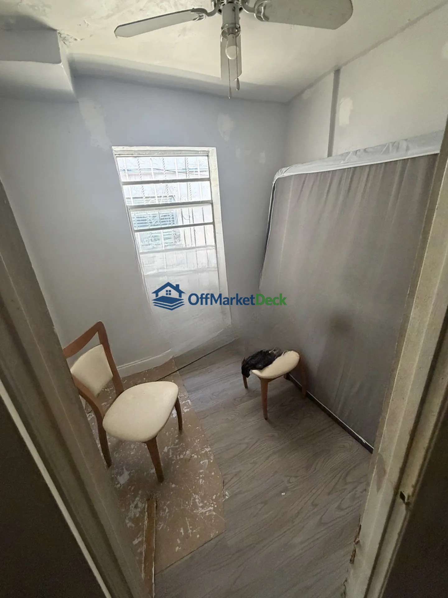 Off-market house in Miami, Florida — 4 beds, 2 baths, $479,990 — photo 7 of 8