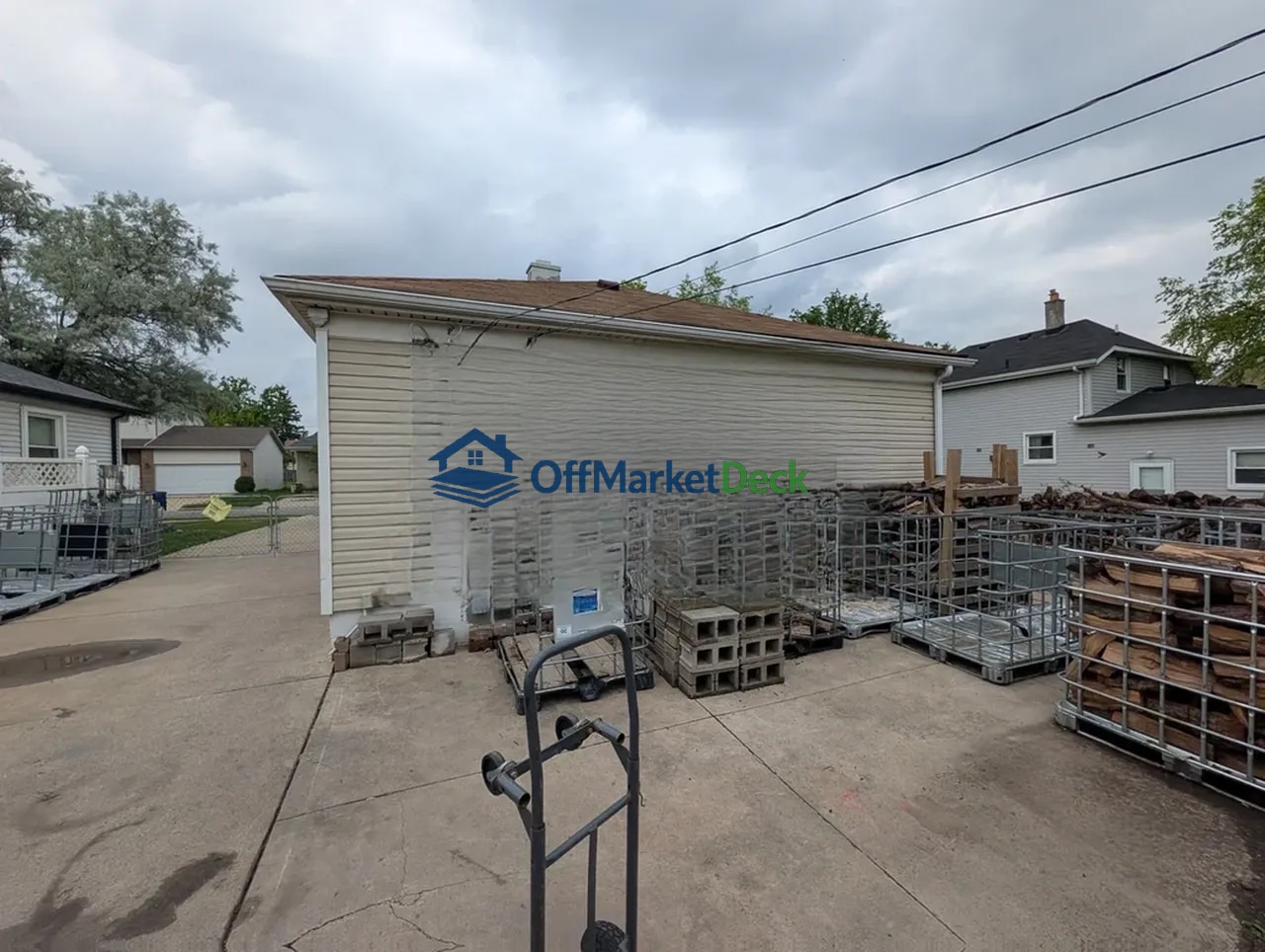 Off-market house in Lincoln Park, Michigan — 3 beds, 2 baths, $84,900 — photo 6 of 8