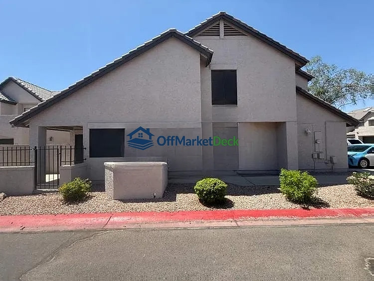 Off-market house in Gilbert, Arizona — 2 beds, 2.5 baths, $274,900