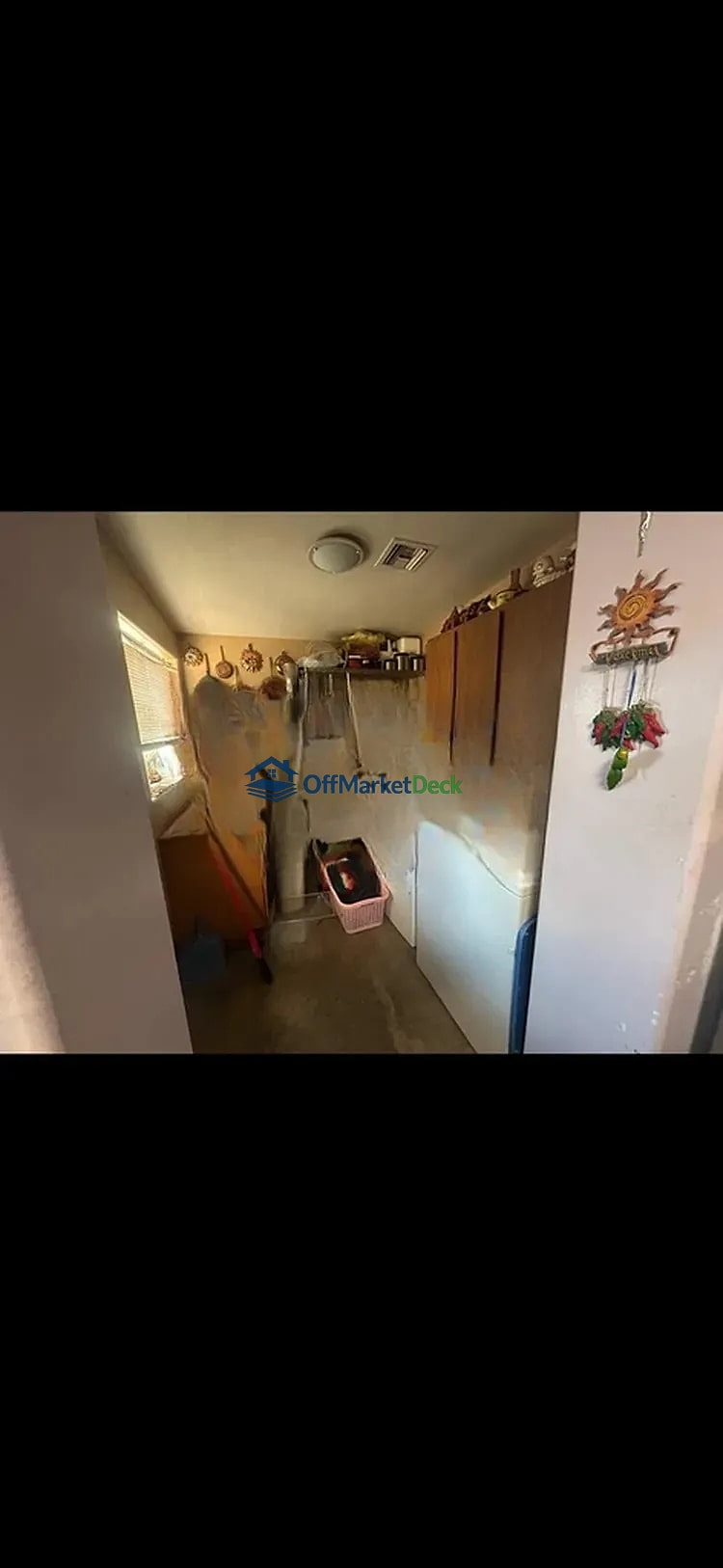 Off-market house in Glendale, Arizona — 3 beds, 2 baths, $196,500 — photo 6 of 8