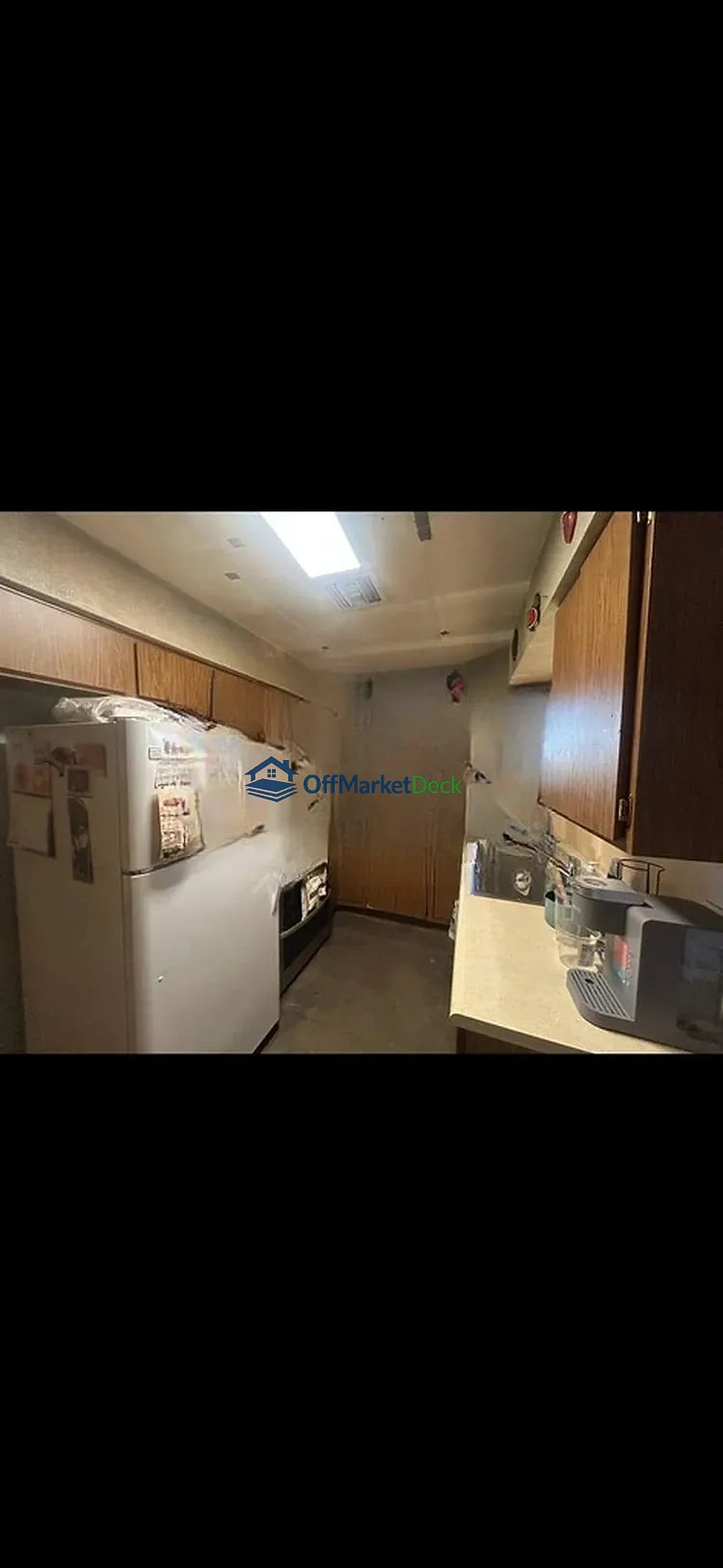 Off-market house in Glendale, Arizona — 3 beds, 2 baths, $196,500 — photo 8 of 8