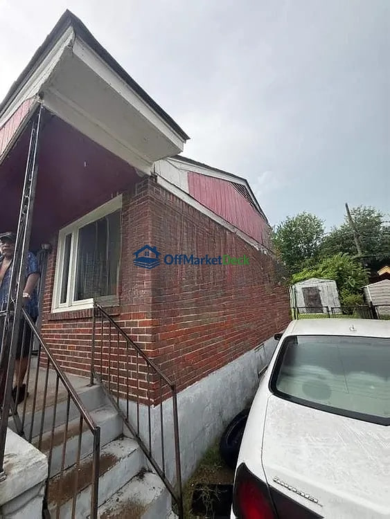 Off-market house in Memphis, Tennessee — 3 beds, 1 bath, $64,900 — photo 5 of 8