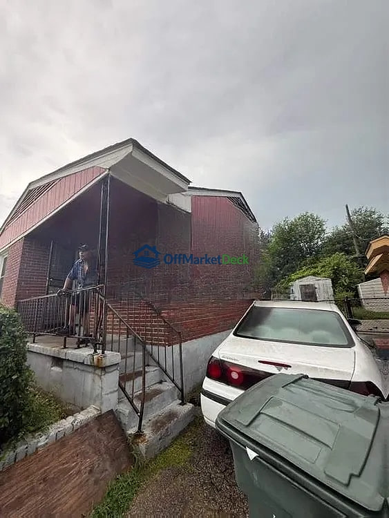 Off-market house in Memphis, Tennessee — 3 beds, 1 bath, $64,900 — photo 6 of 8