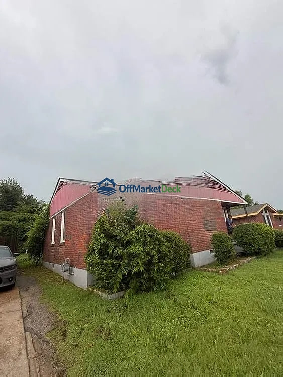 Off-market house in Memphis, Tennessee — 3 beds, 1 bath, $64,900 — photo 2 of 8