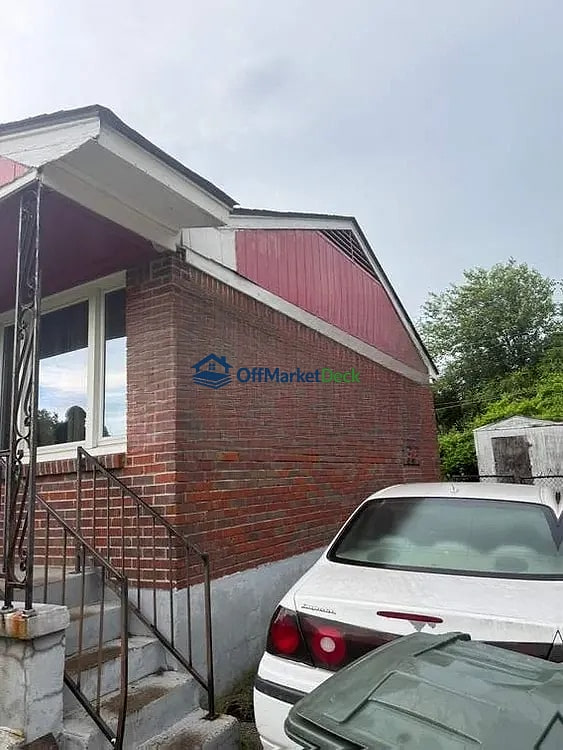 Off-market house in Memphis, Tennessee — 3 beds, 1 bath, $64,900 — photo 4 of 8